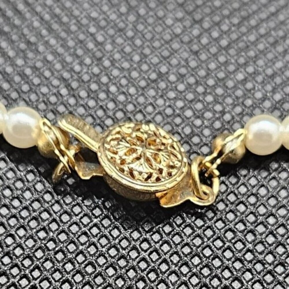 Classic Faux Pearl Necklace & Matching Stud Earring Set Gold Tone Vintage Style - Picture 6 of 6